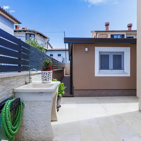 Dragica By Interhome * Пула